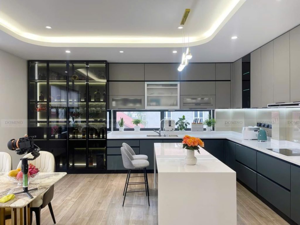 gia công cánh kính tủ bếp