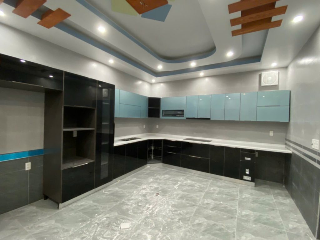 gia công cánh kính tủ bếp (2)