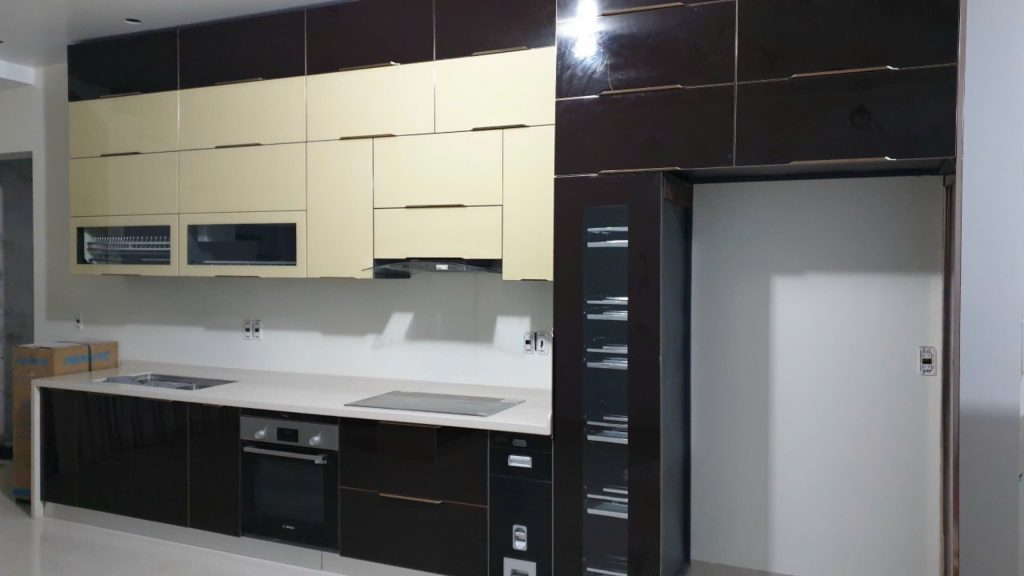 tủ bếp hệ cánh kính