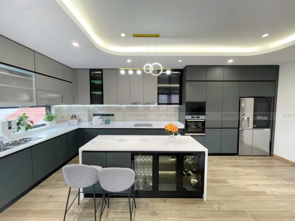 ưu nhược điểm của tủ bếp inox cánh kính
